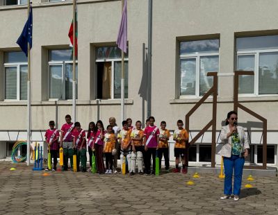 ЕВРОПЕЙСКА СЕДМИЦА НА СПОРТА И ДЕН, ИЗПЪЛНЕН С ЕНЕРГИЯ, ДВИЖЕНИЕ И УСМИВКИ - ОУ Свети Паисий Хилендарски - Казанлък