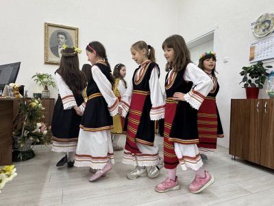 ЛАЗАРКИ - ОУ Свети Паисий Хилендарски - Казанлък