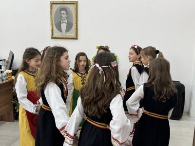 ЛАЗАРКИ - ОУ Свети Паисий Хилендарски - Казанлък