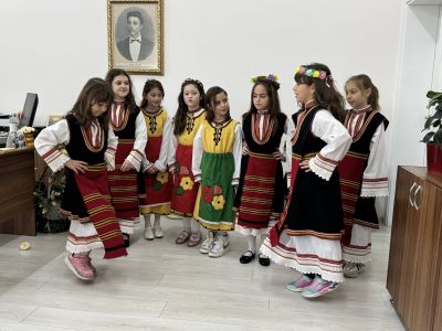 ЛАЗАРКИ - ОУ Свети Паисий Хилендарски - Казанлък