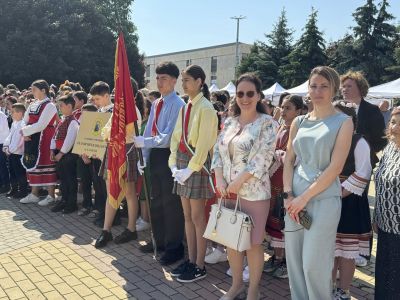 ЧЕСТИТ ПРАЗНИК, КАЗАНЛЪК! - ОУ Свети Паисий Хилендарски - Казанлък
