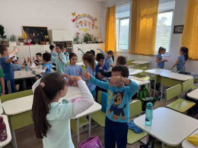 ПЪРВИ ЦВЕТЕН ПЕТЪК - КОД СИНЬО - ОУ Свети Паисий Хилендарски - Казанлък